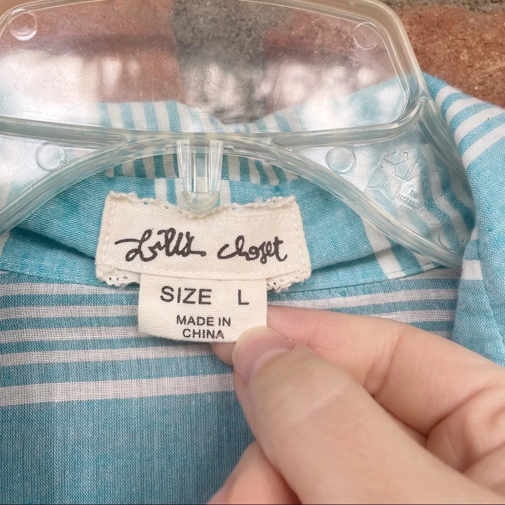 Lightweight Cotton Lili’s Closet Striped Button Down Shirt Top Size Large - Picture 5 of 9